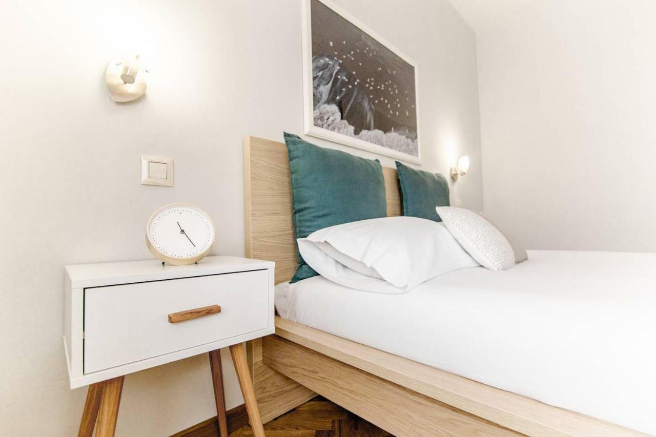 Bright Flat Parking/wanda Metropolitano/ Airport Apartment