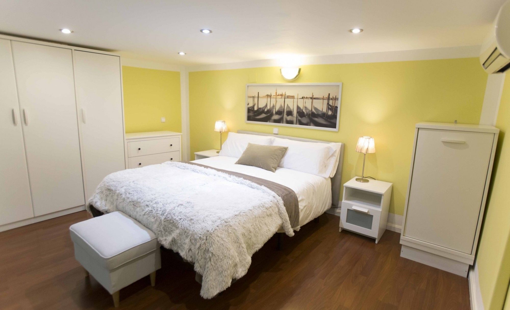 Forever Young Puerta Del Sol Apartment Madrid