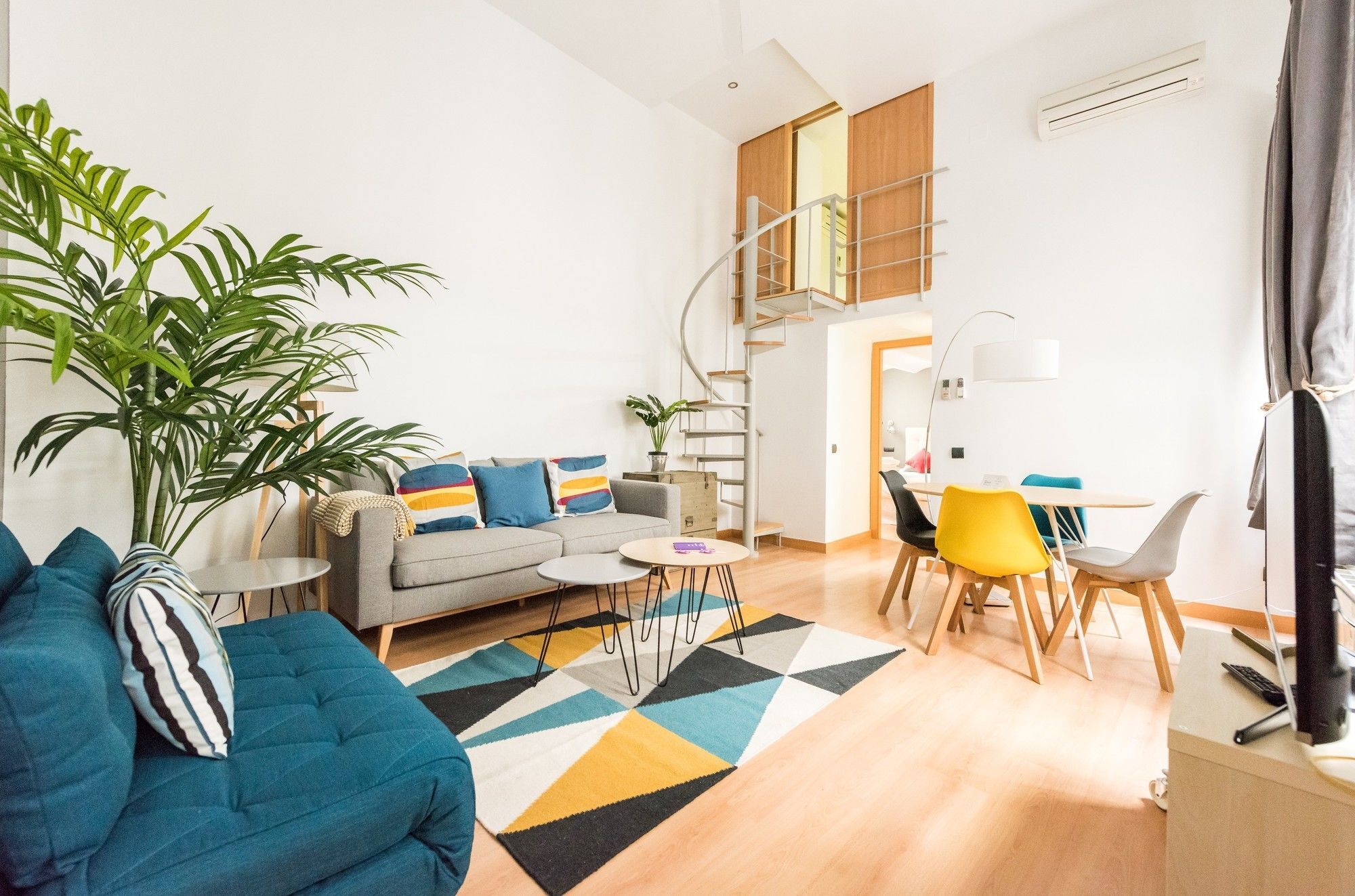 Apartment Teatro Calderon Center
