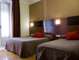 Guest house Atocha Almudena Martin 2*