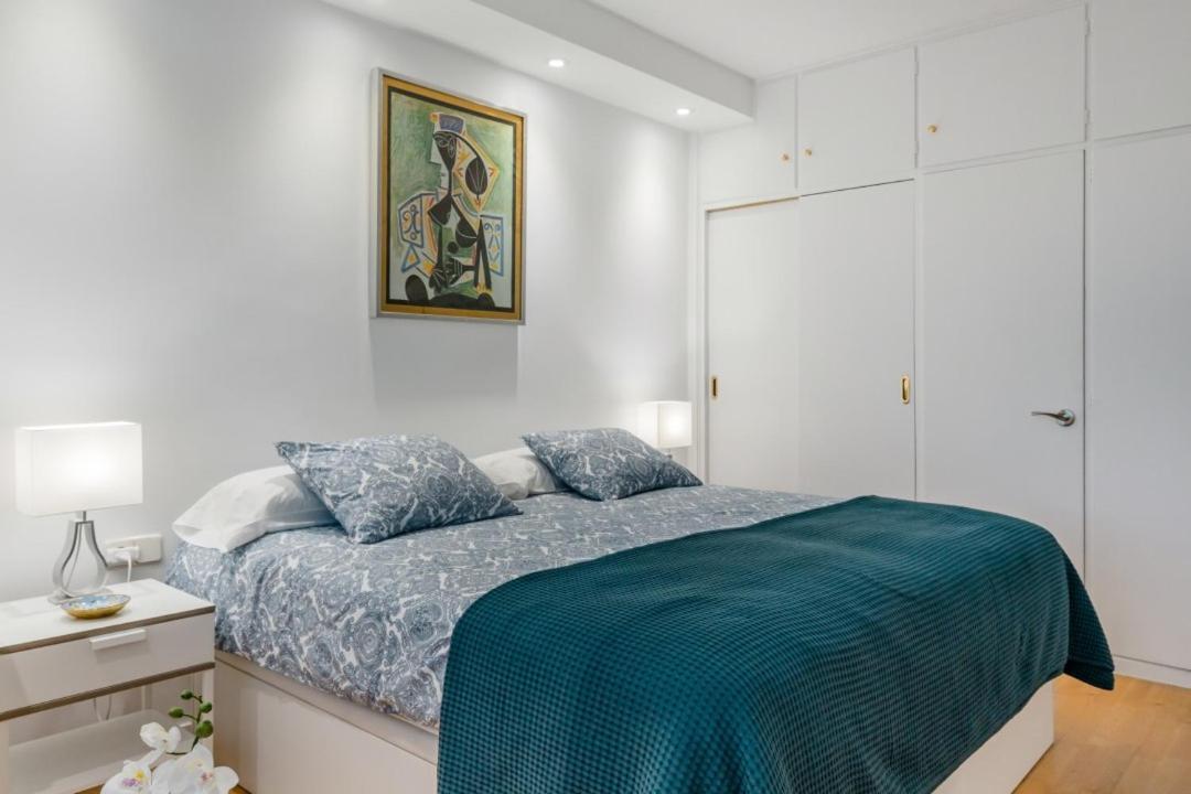 Urbantec Realty - Plaza De Colon Apartment Madrid