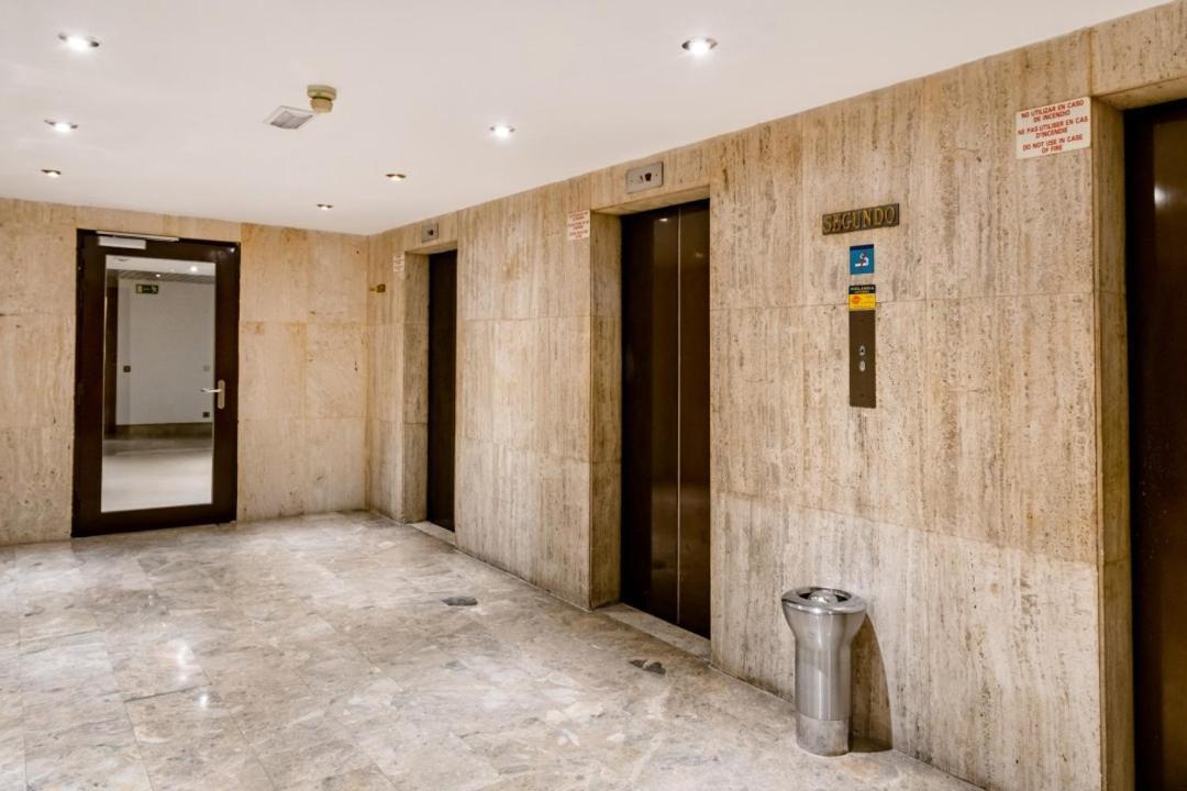 Urbantec Realty - Plaza De Colon * Madrid