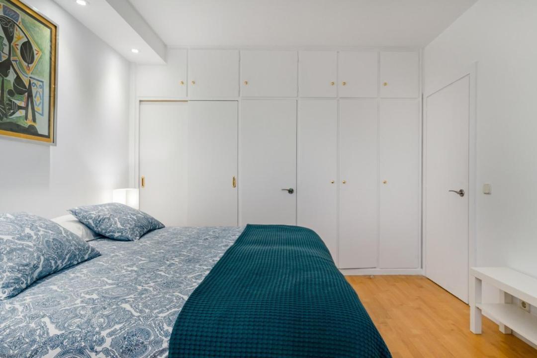 Urbantec Realty - Plaza De Colon * Madrid