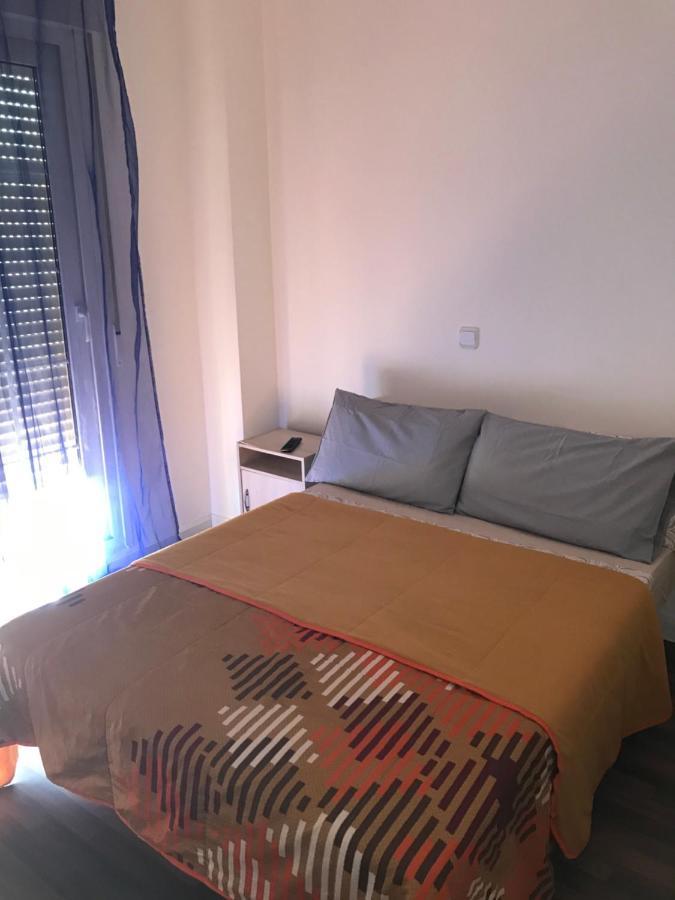 Chale Barajas Guest house Madrid