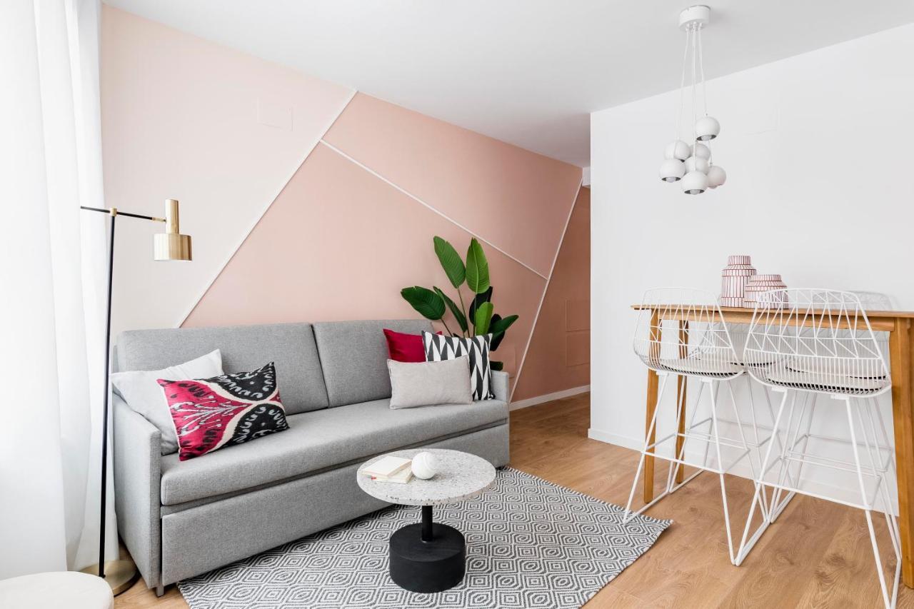 Color By Olala Homes Apartment