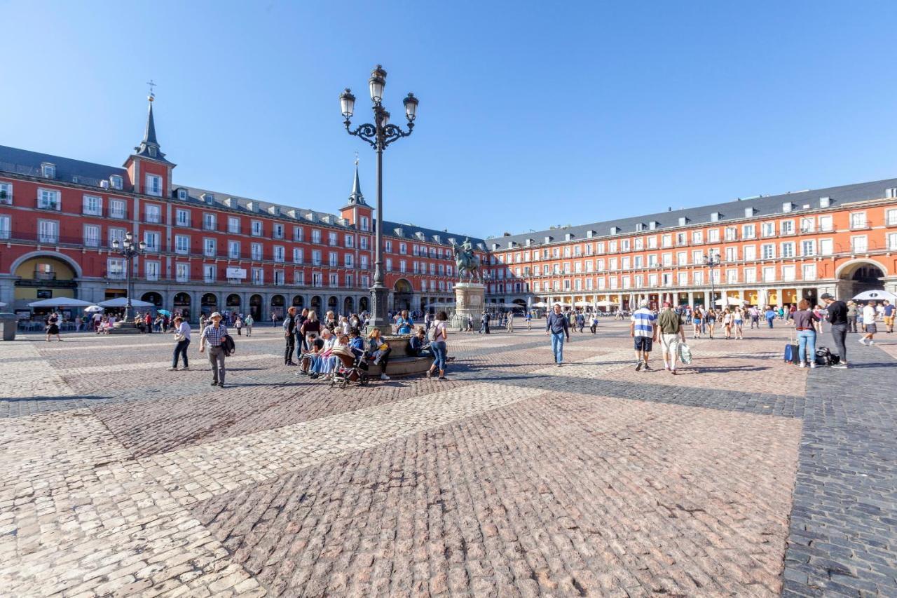 Luxury Belmont Puerta Del Sol Apartment