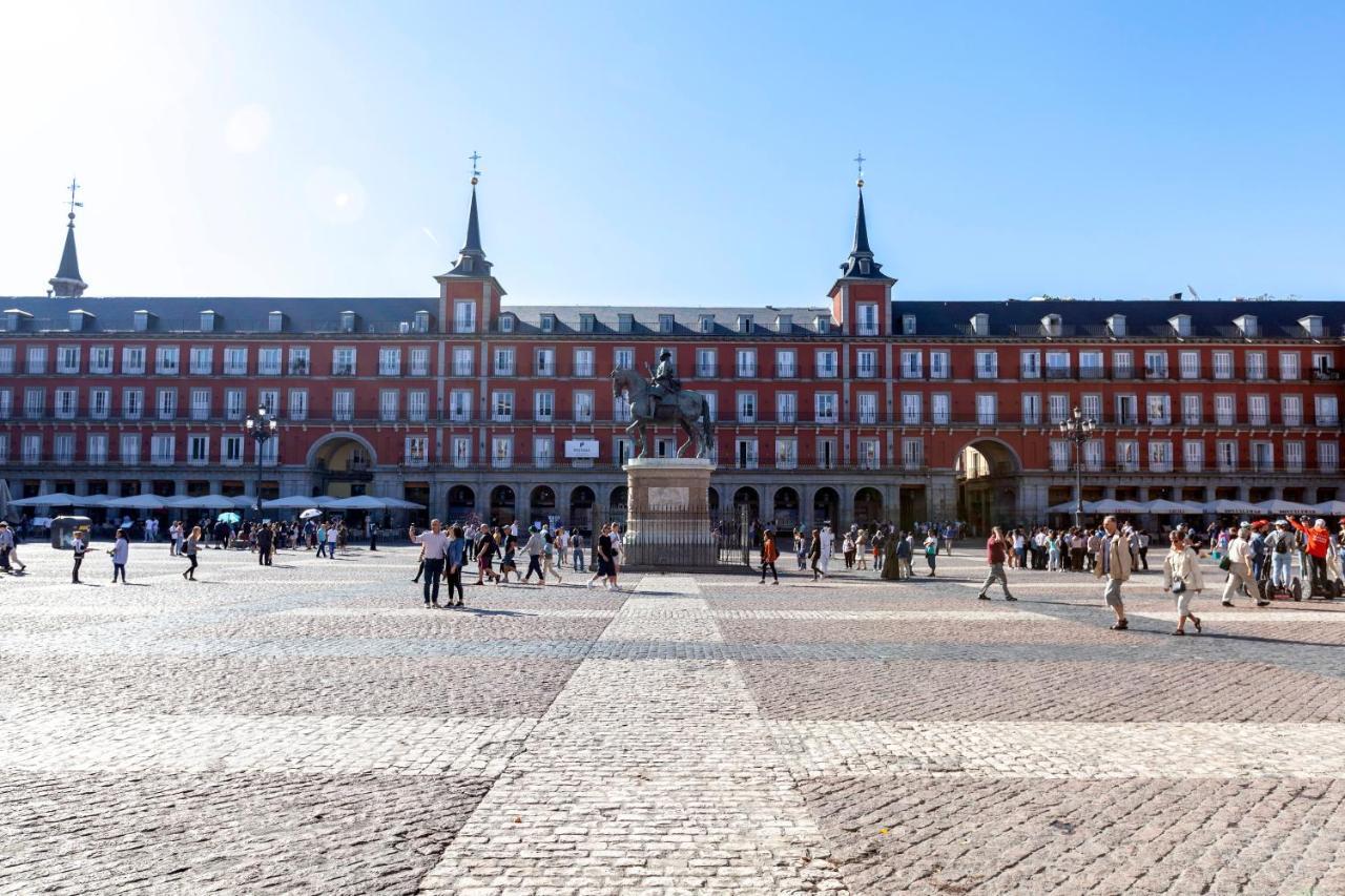 Luxury Belmont Puerta Del Sol Apartment