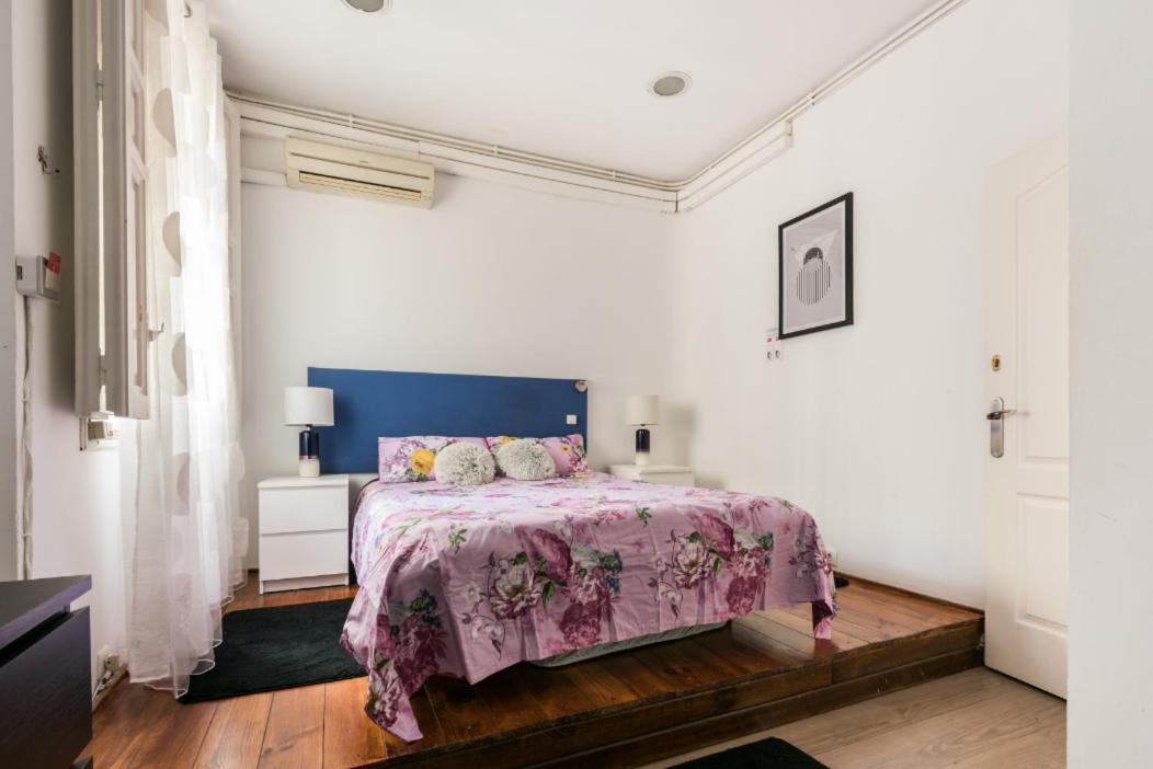 Apartment M&f 7 Rooms/7 Bathrooms Over Gran Via Madrid