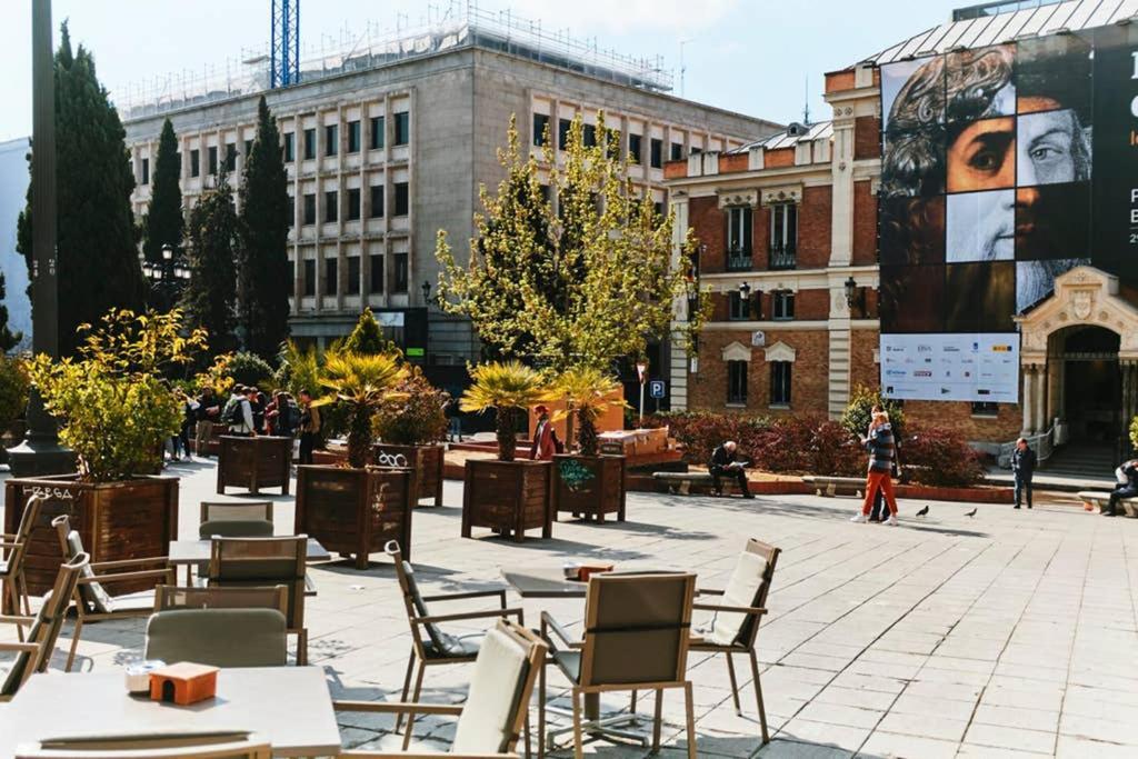Original Y Coqueto Apartamento Junto A Plaza Mayor Apartment *