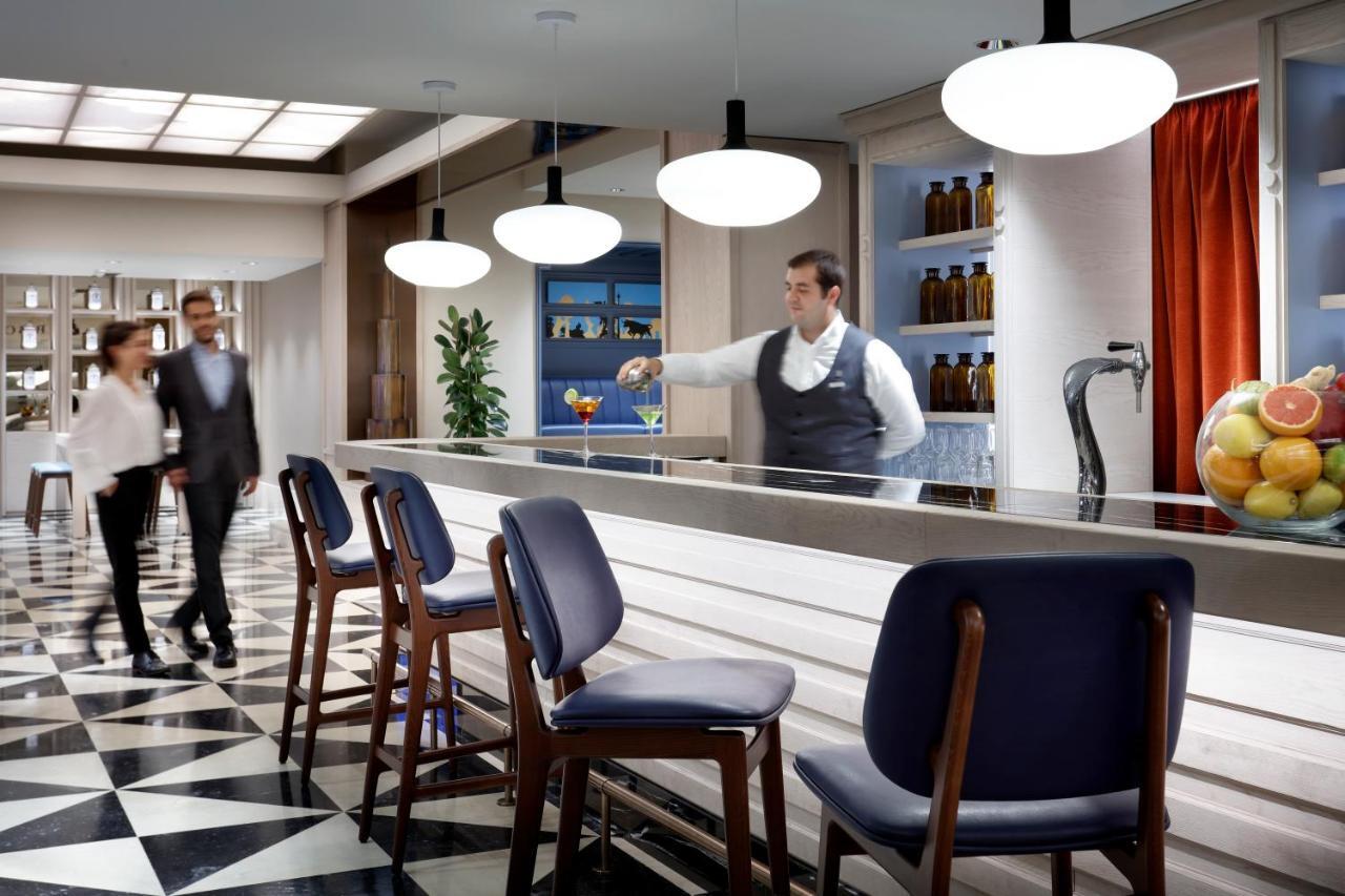 Hyatt Regency Hesperia Hotel