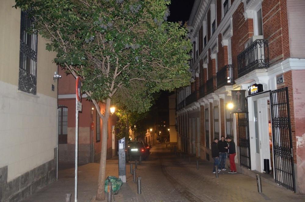 Meetingpoint Hostel *