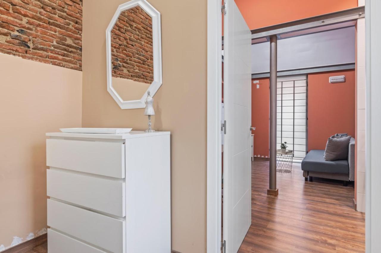 Contemporary Flat With 1-bedroom In Madrid