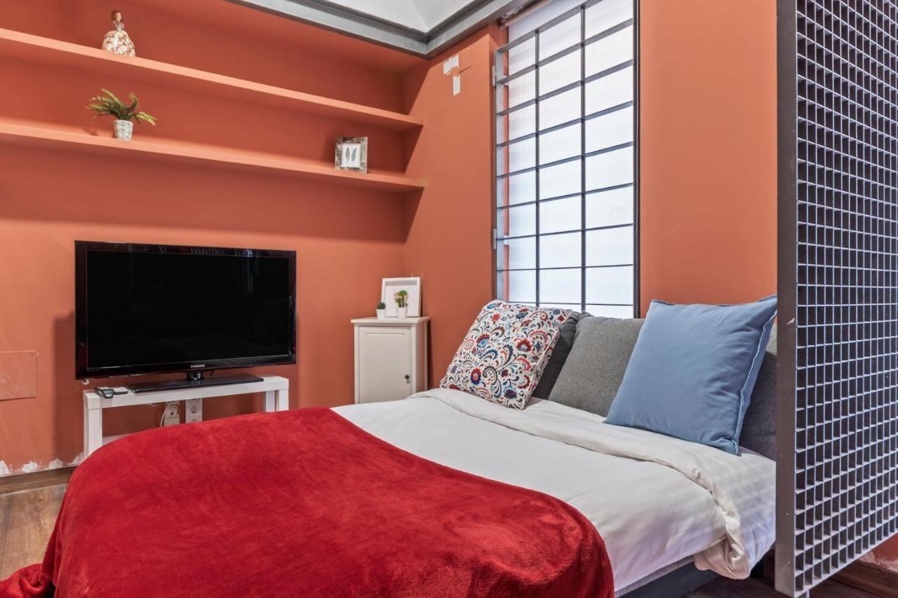 Contemporary Flat With 1-bedroom In Madrid