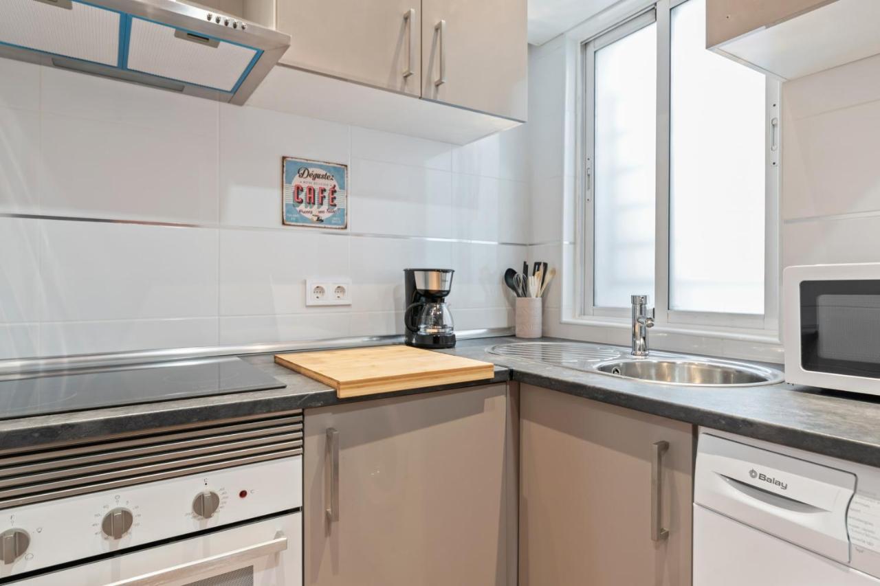 Apartment Contemporary Flat With 1-bedroom In *
