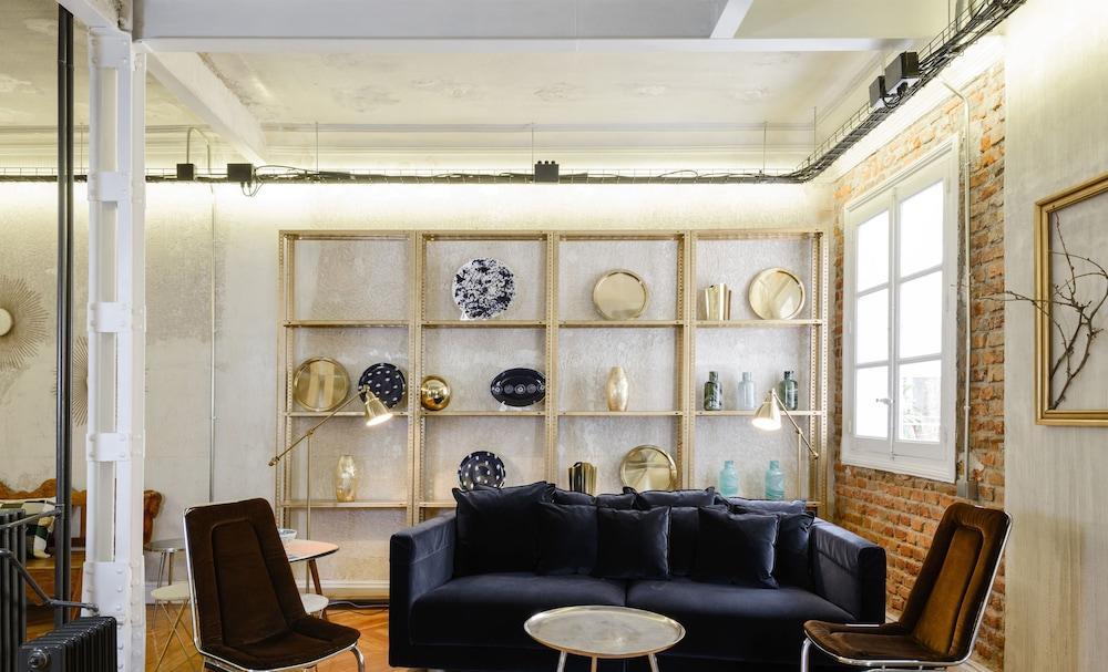 Charming Puerta De Alcala Apartment *