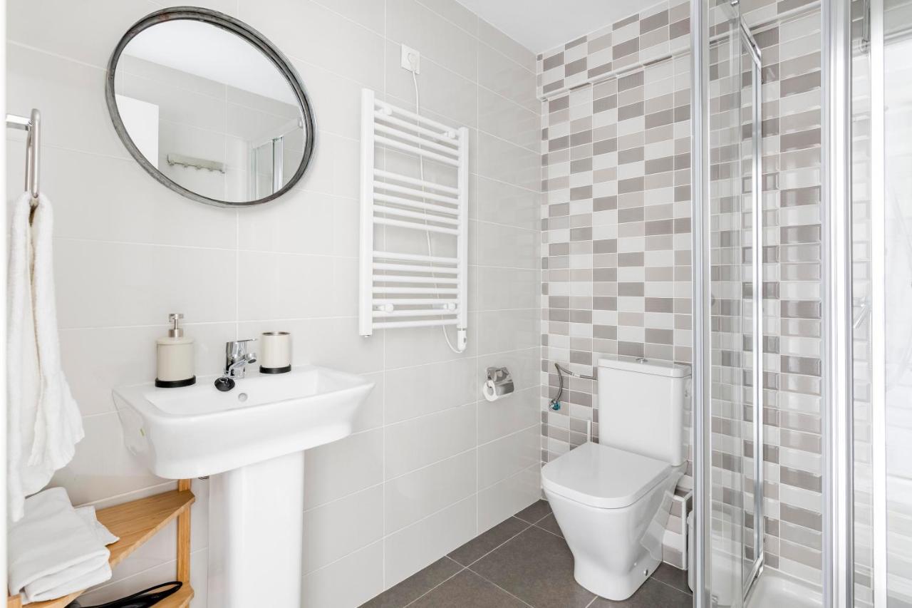 Apartment Cool By Olala Homes *