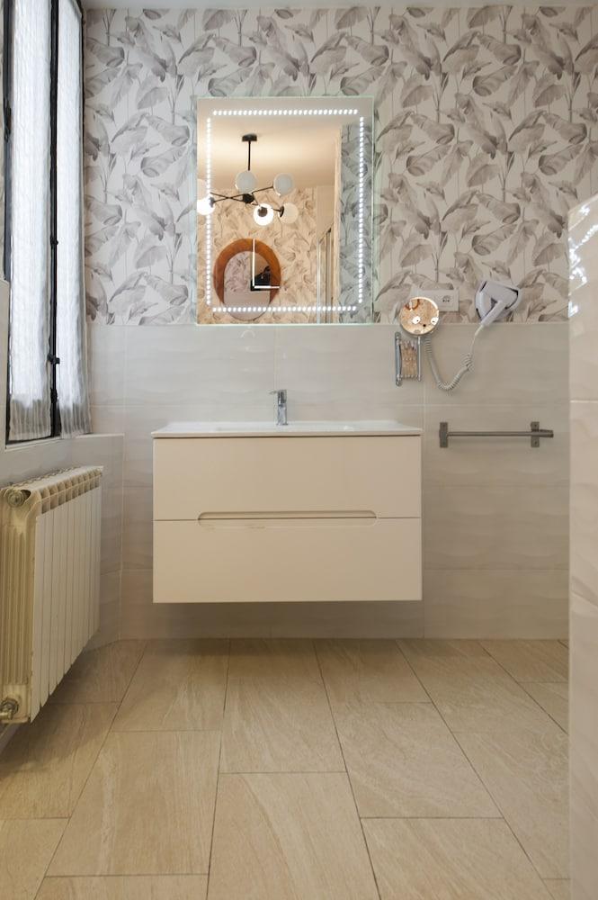 Palacio Real I Apartment *