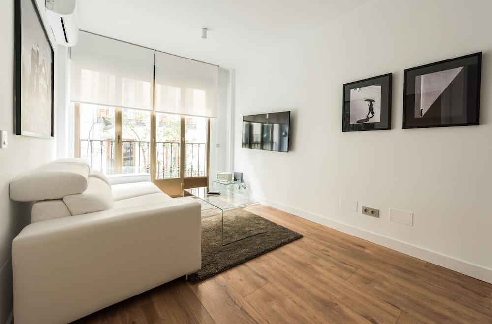 Opera Boutique Apartment