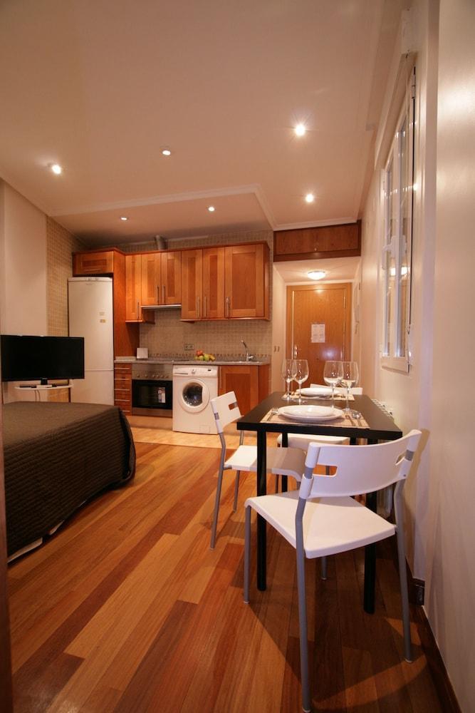 Gran Via, Behap Apartment *