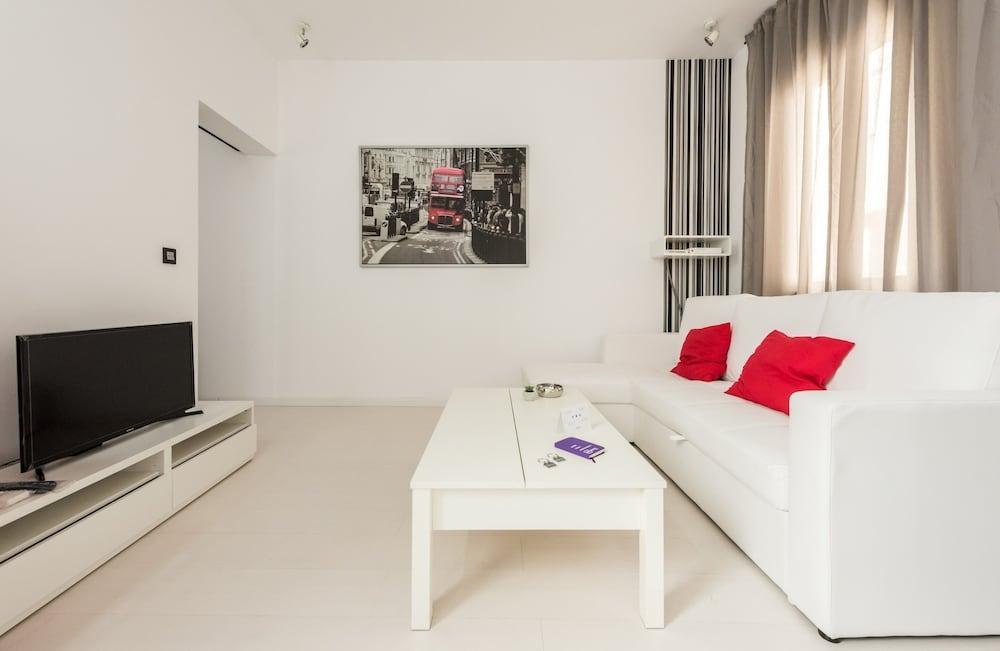 Plaza De La Moreria City Center Apartment *