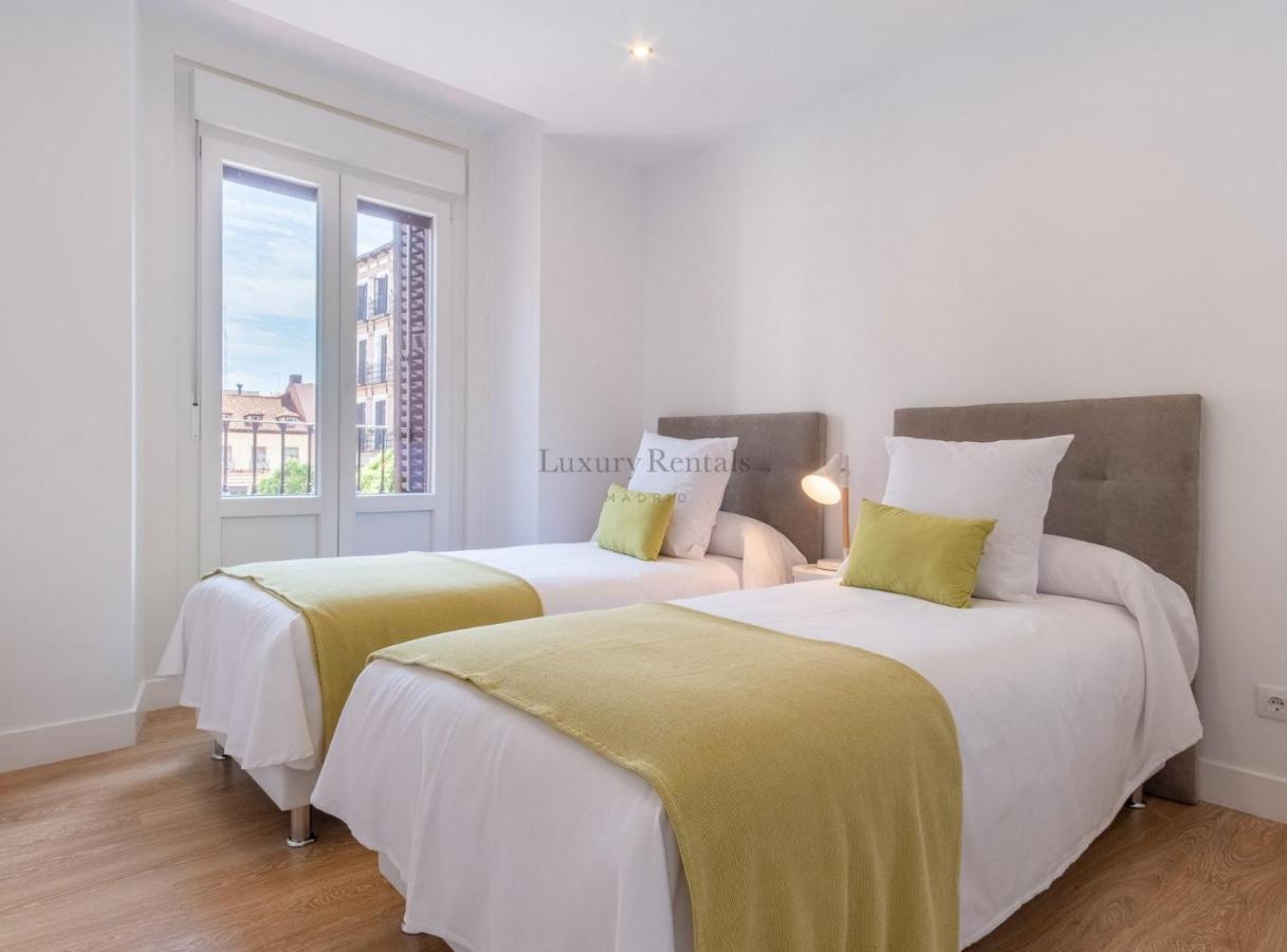 Charming For 4 Steps Away From Mercado De San Miguel , Calle Mayor Iv Apartment