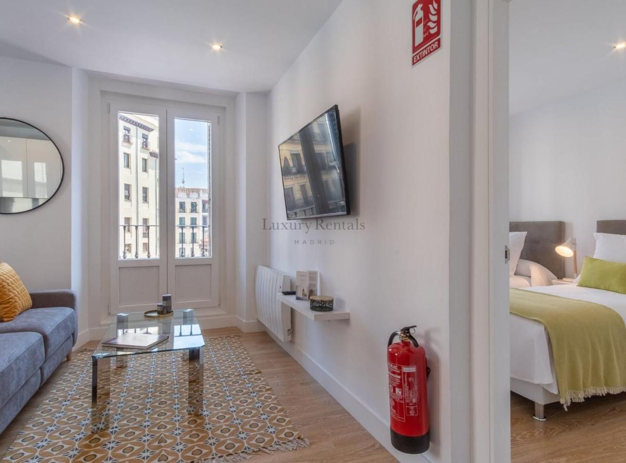 Charming For 4 Steps Away From Mercado De San Miguel , Calle Mayor Iv Apartment