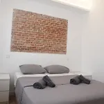 La Paz Apartments