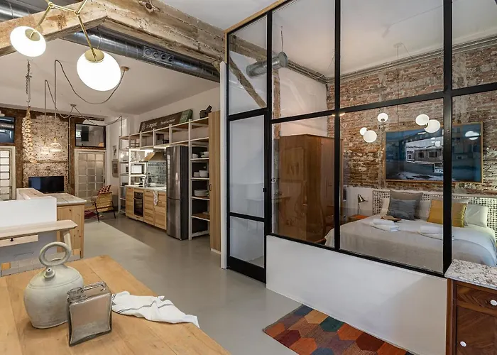 BNBHolder Art Loft LA LATINA