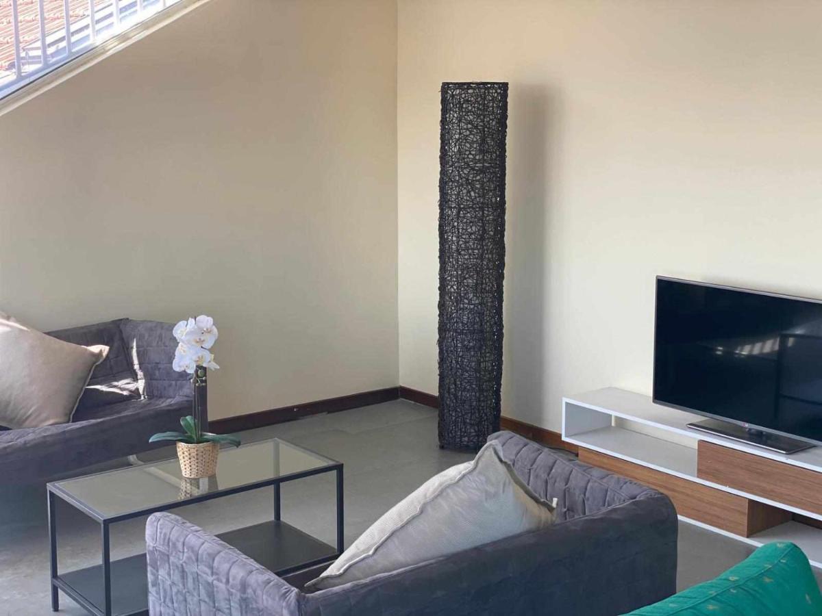 Residencia 12 Octubre Bed and breakfast *