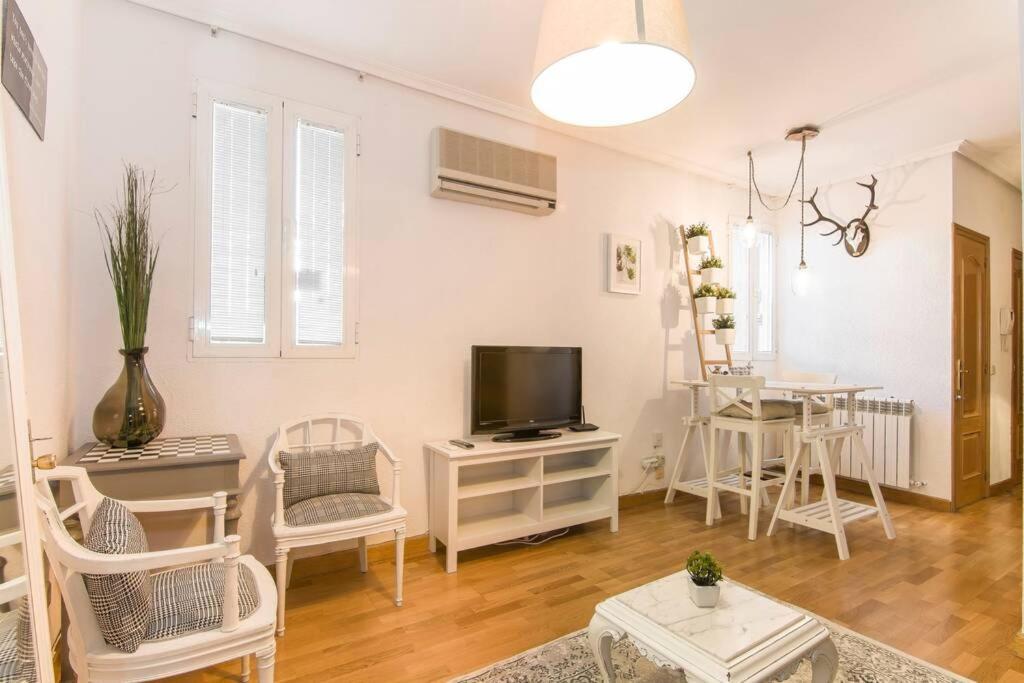 Comodo Y Centrico Estudio De Lujo En Atocha - Jardin Botanico. Wifi Apartamento