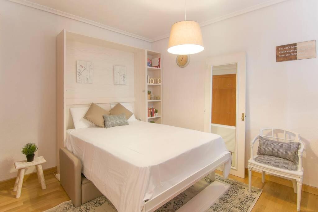Apartamento Comodo Y Centrico Estudio De Lujo En Atocha - Jardin Botanico. Wifi *