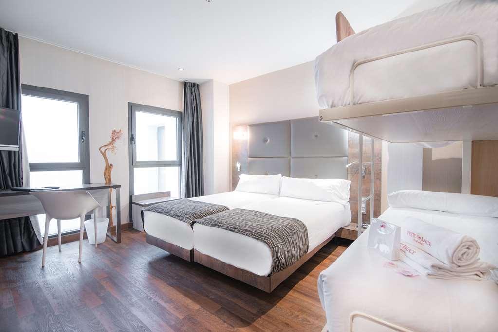 Petit Palace Del Peine 4*