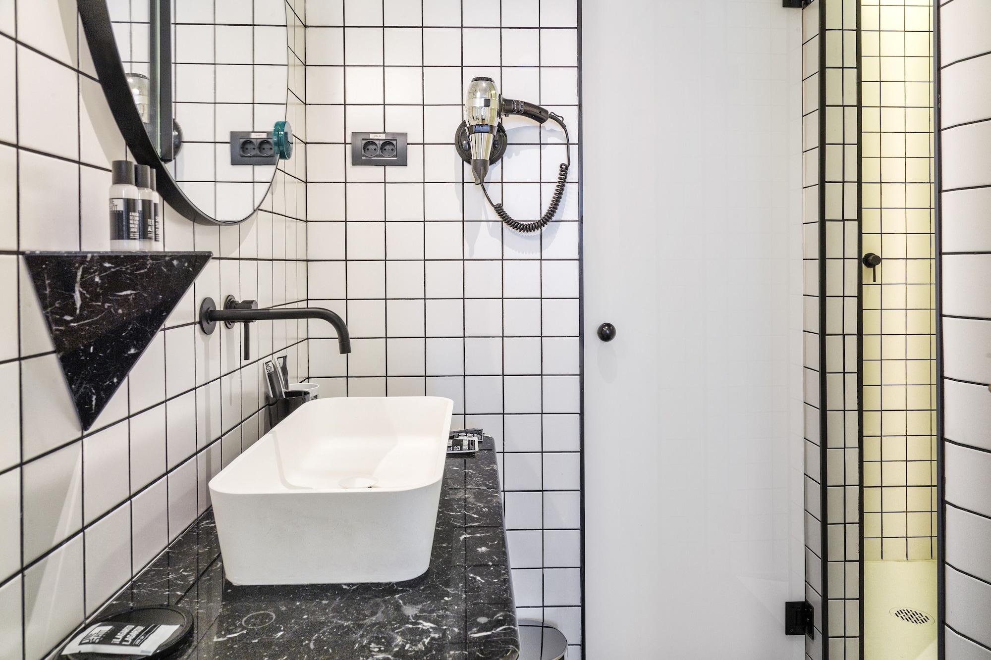 One Shot Fortuny Hotel 4*