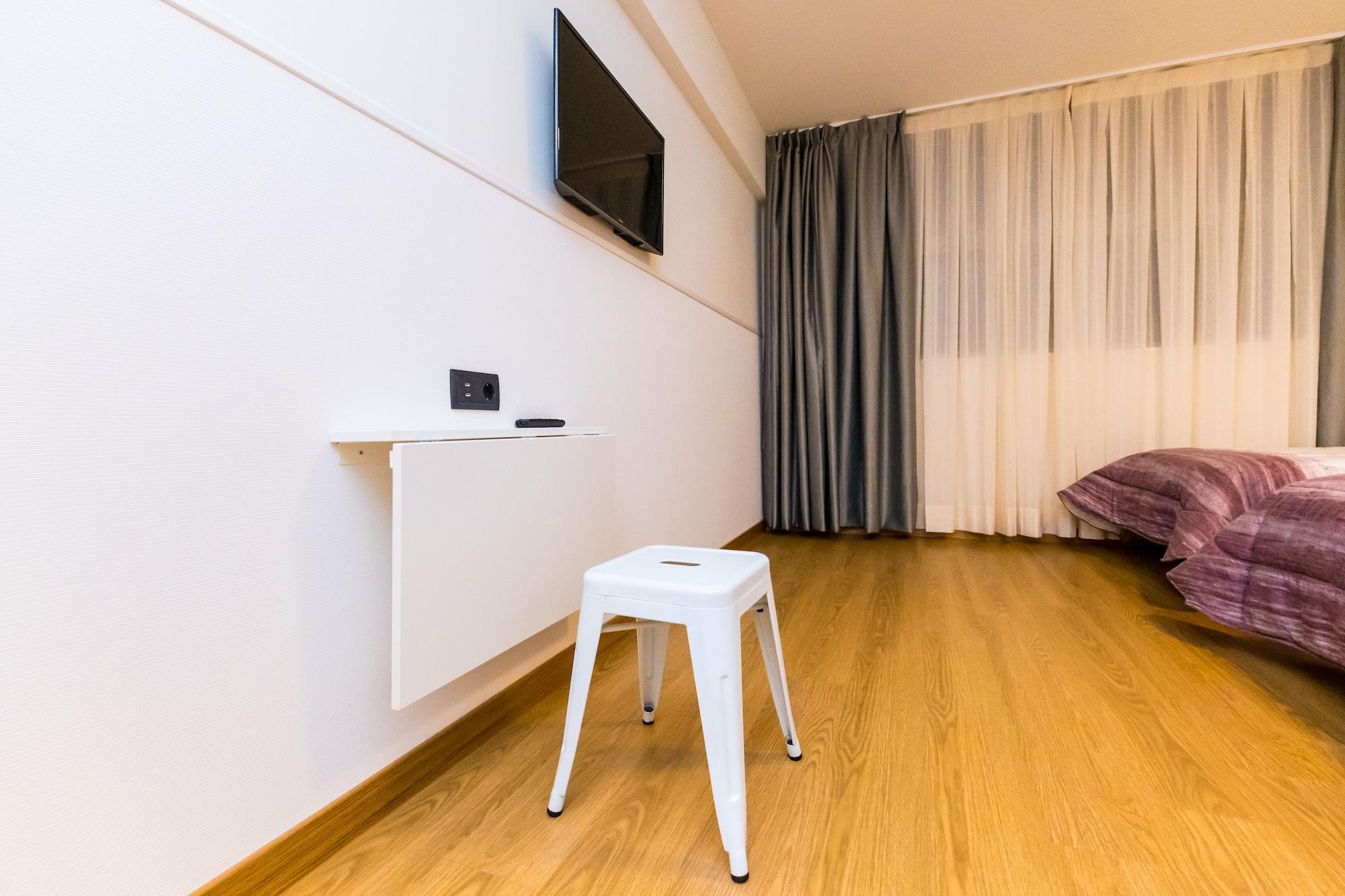 Far Bernabeu Albergue