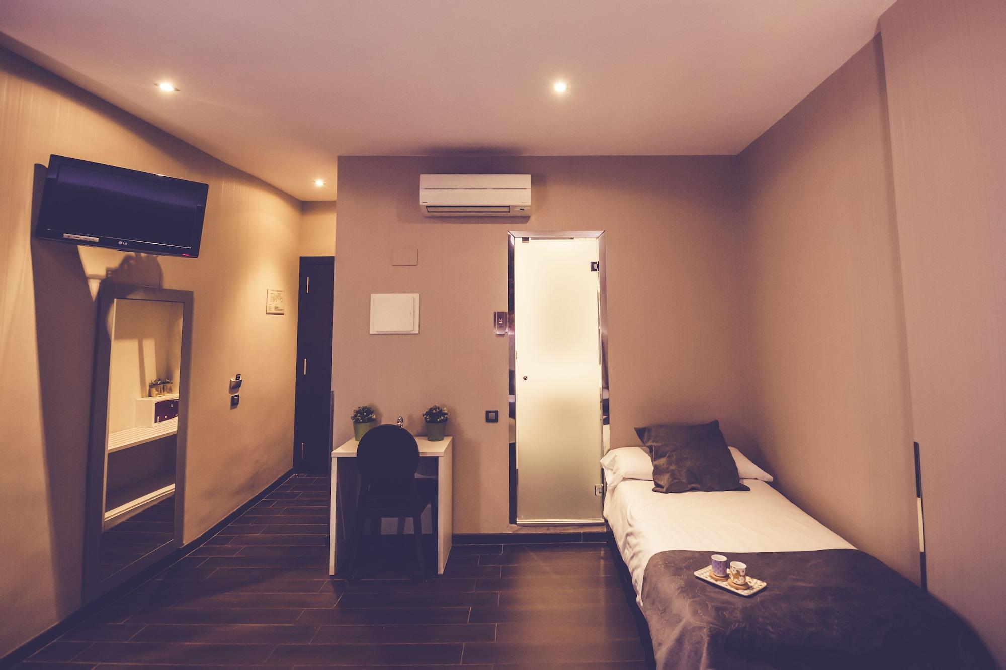 Hostal Prado Hotel 2*