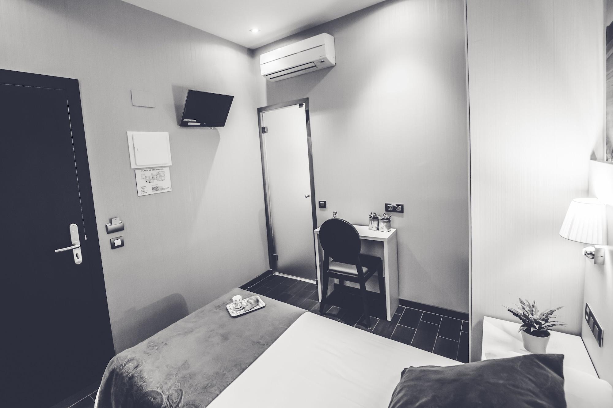 Hotel Hostal Prado 2*
