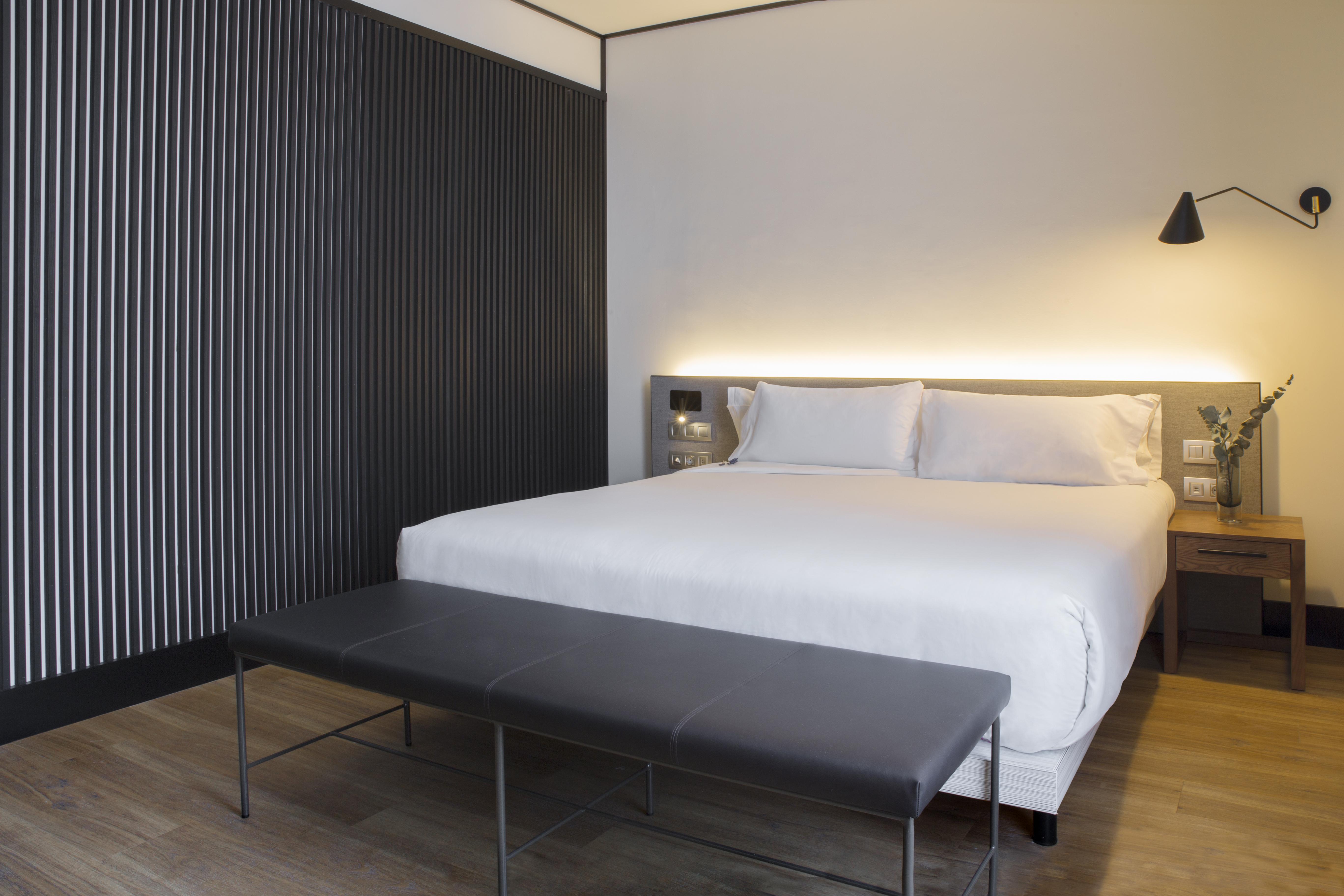 Icon Embassy Hotel 4*