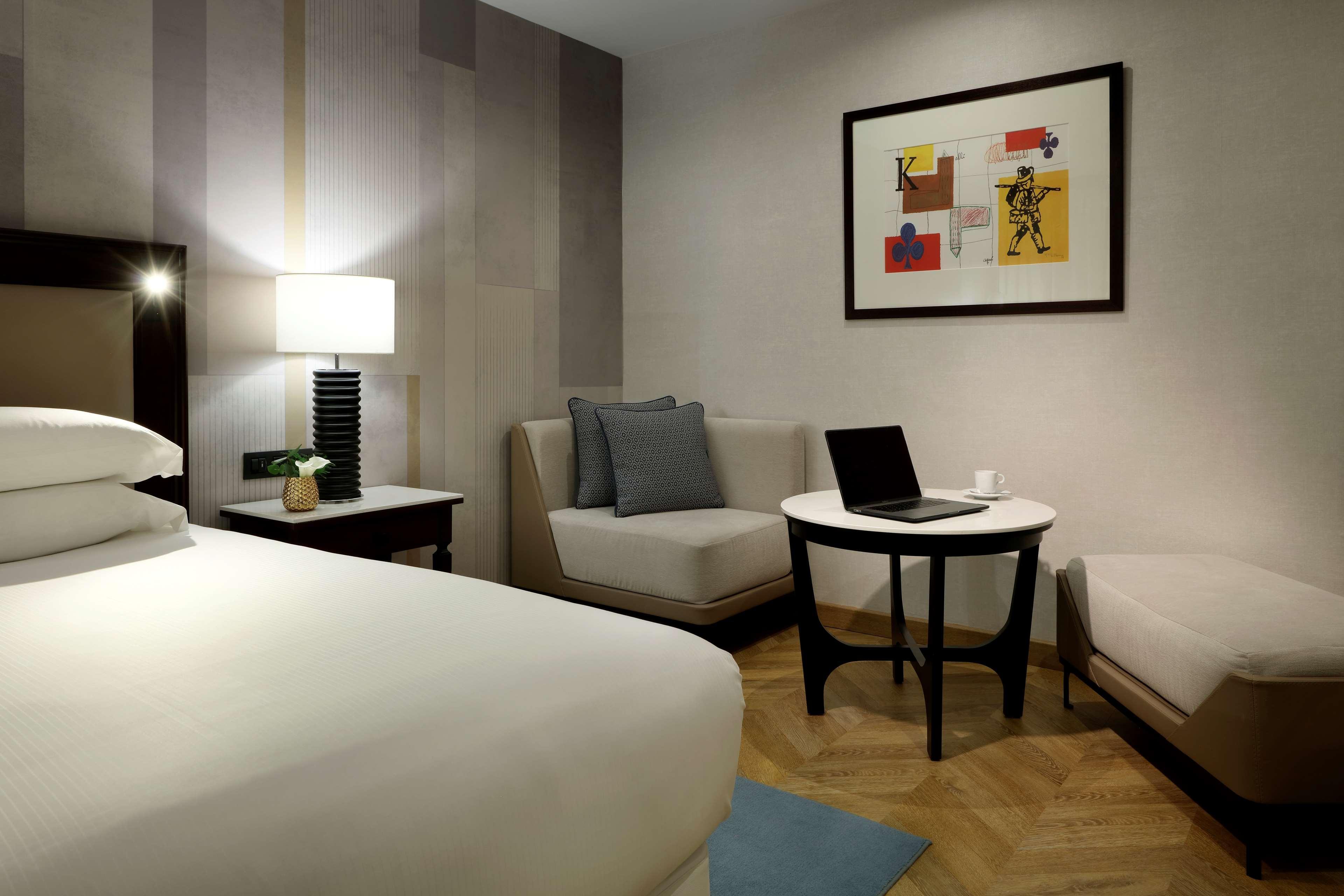 Hyatt Regency Hesperia 5*
