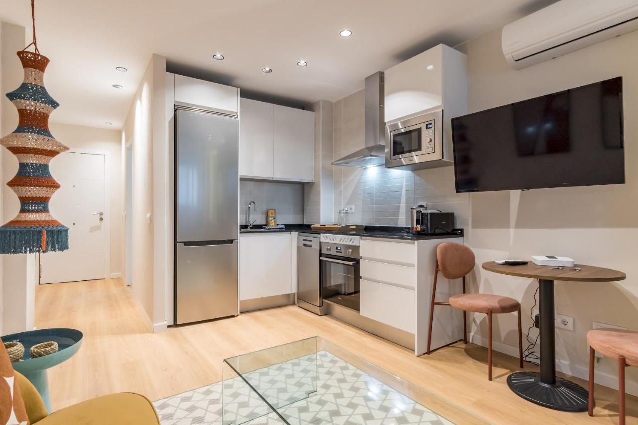 Modern, Bright - 1bd 1bth -lavapies * Madri