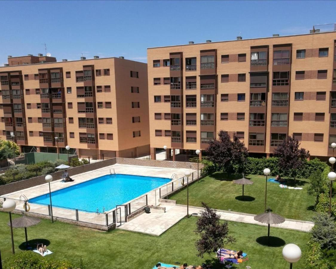 Feria Barajas Apartment *