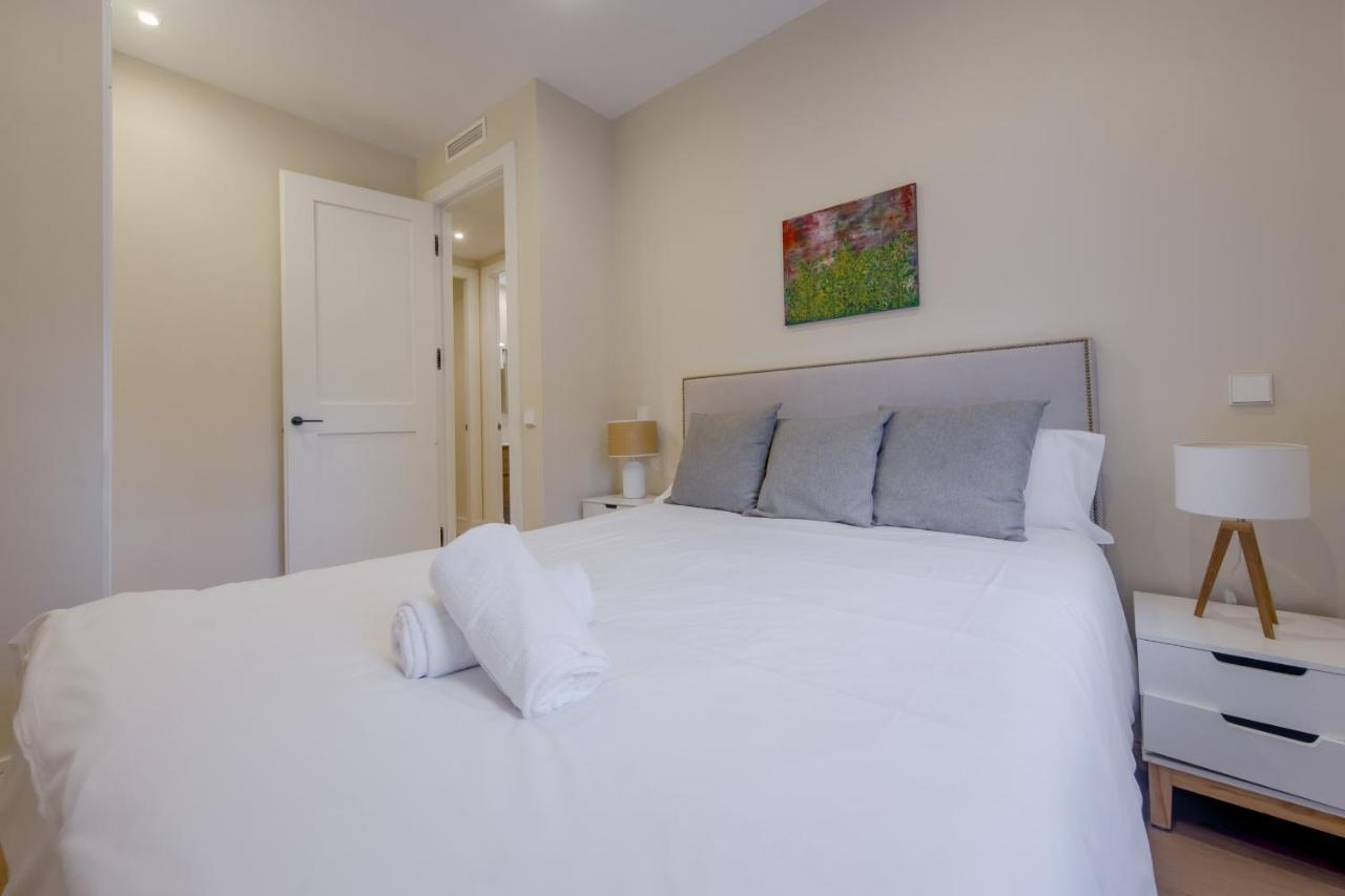 Centrico Apt 9pax C/barco A Calle De Gran Via Apartment