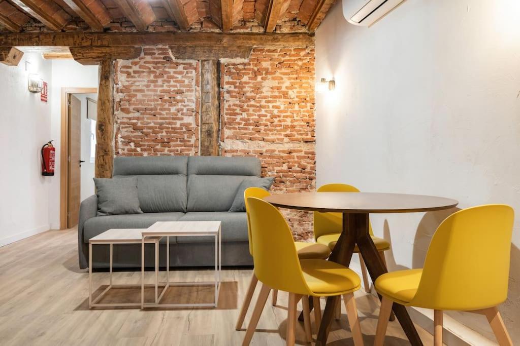 Apartment Flat In Lavapies At Street Level S23c