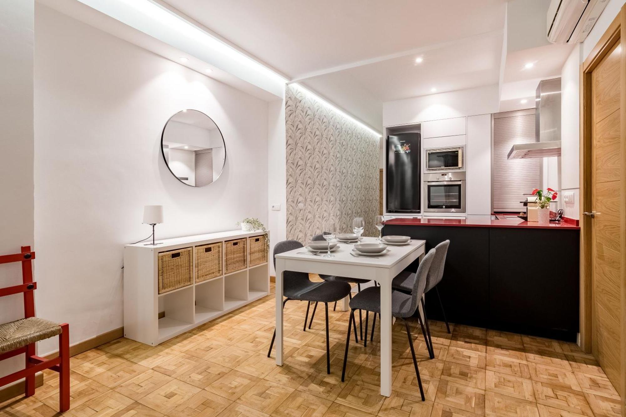 Madrid Embajadores II - Apartamento De 4 Dormitorios Con Balcon