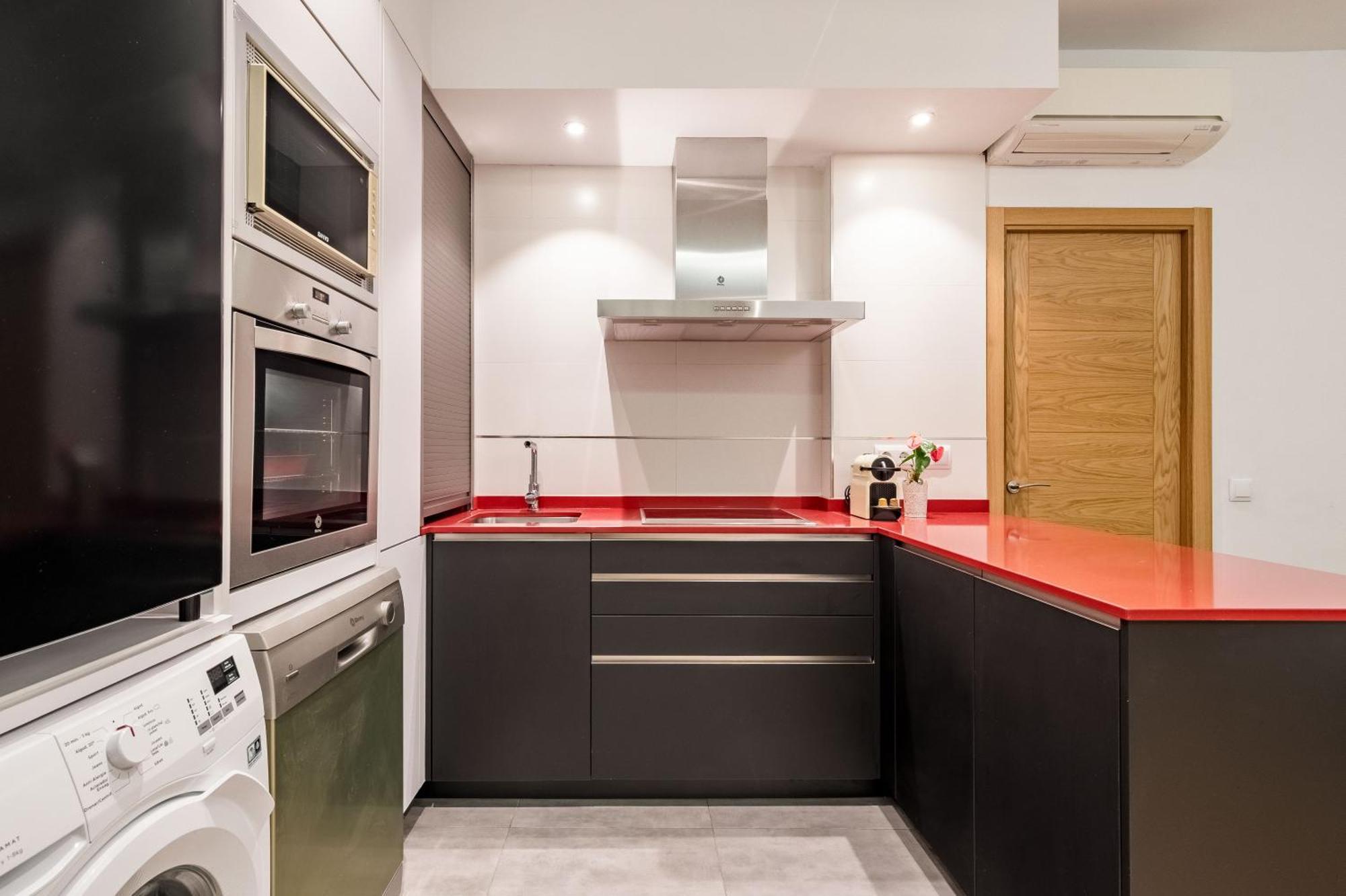 Madrid Embajadores II - Apartamento De 4 Dormitorios Con Balcon Apartamento