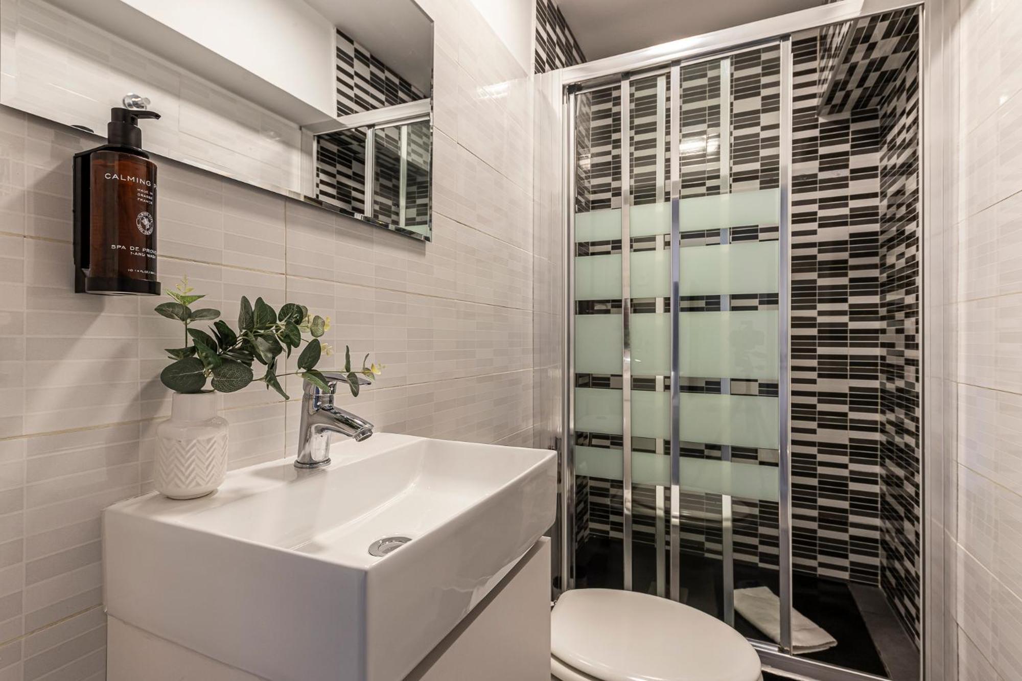 Bnbholder Calm Duplex Retiro Free Parking *