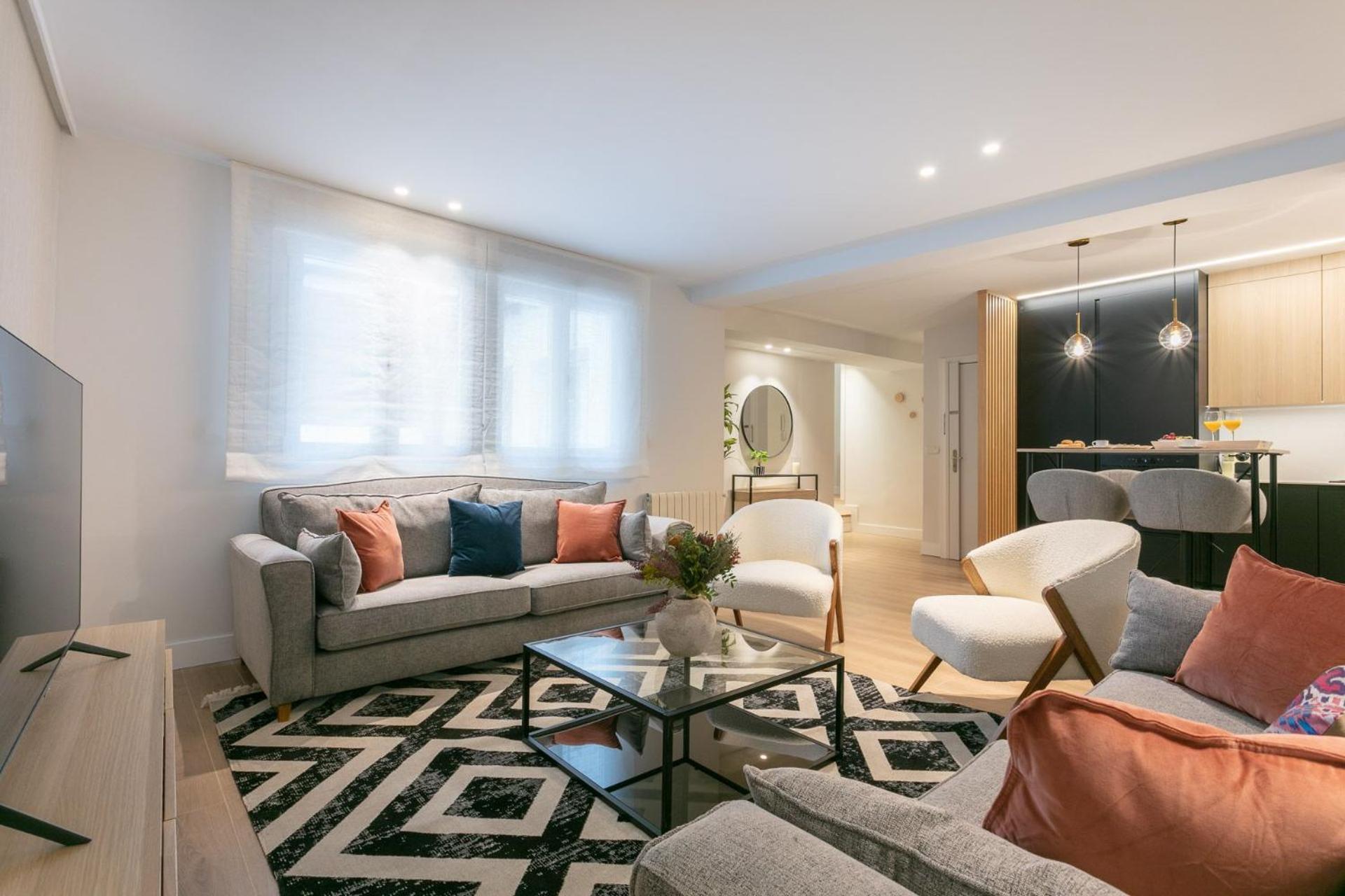 8-person Luxury In The Heart Of Prime Location Fuencarral I Apartment *