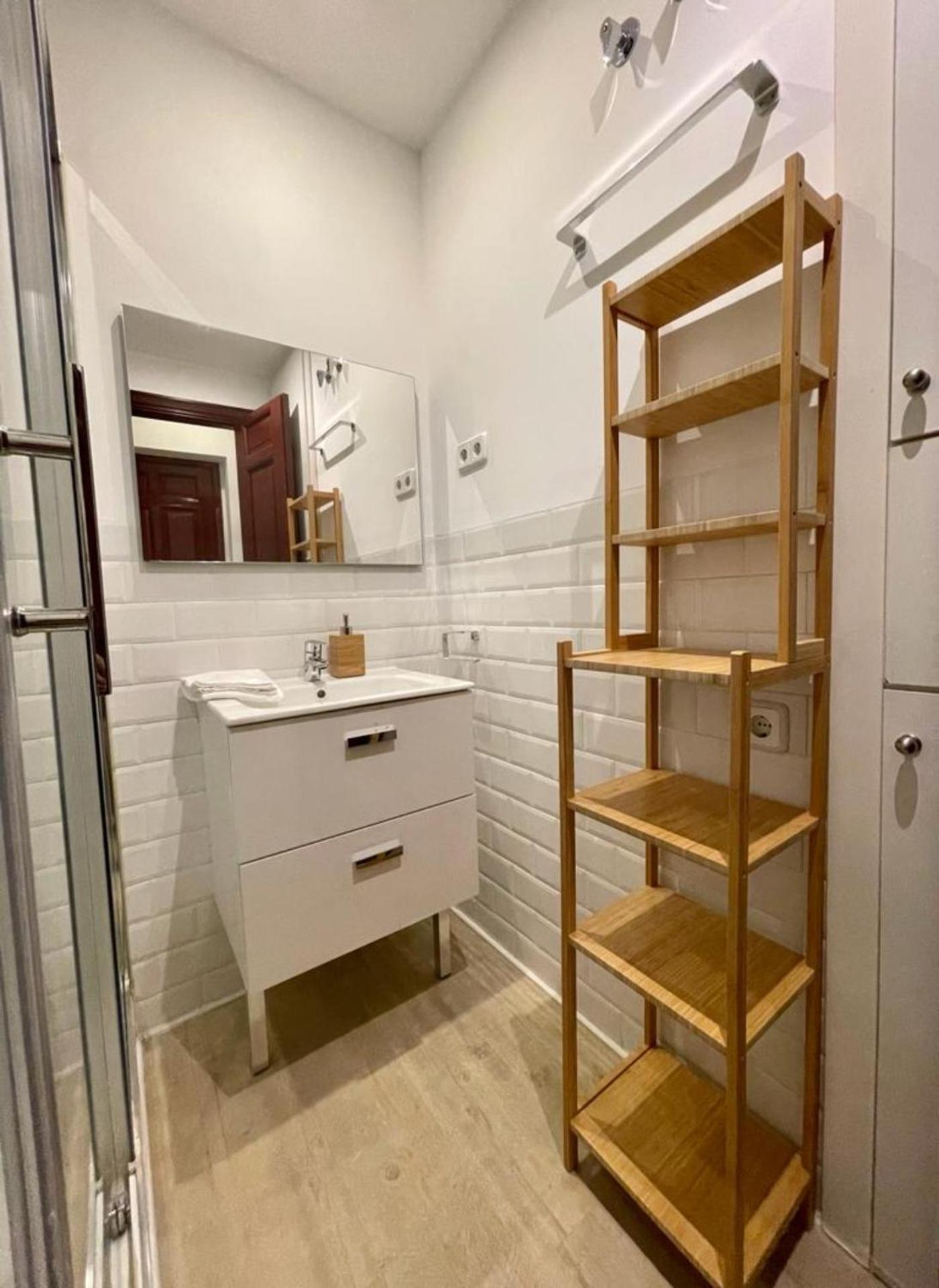Apartamento Brisa Literaria Para 3 En Las Letras, Ventura De La Vega