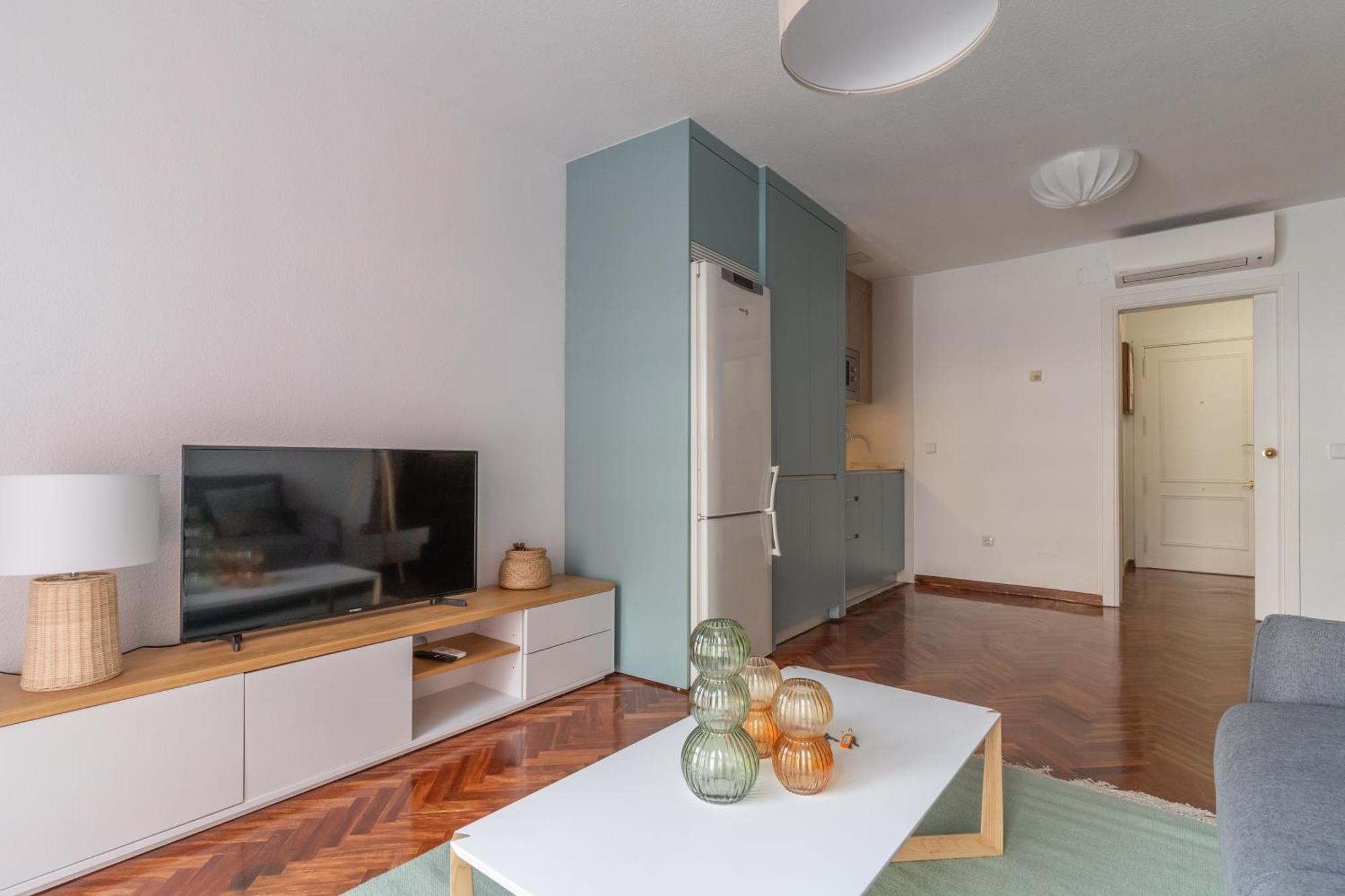 Brigth Stylish - Gran Via Madri