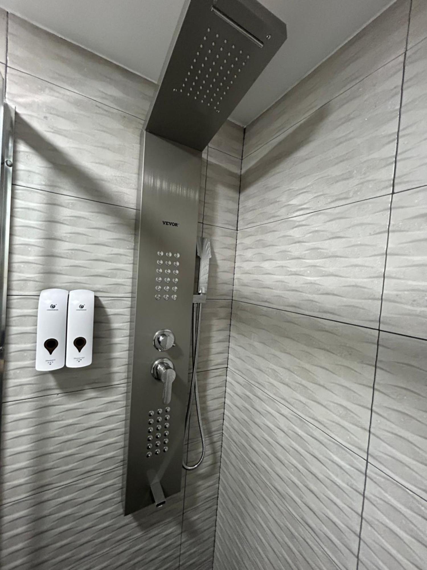 Con Jacuzzi Y Bano Privado Pensión *