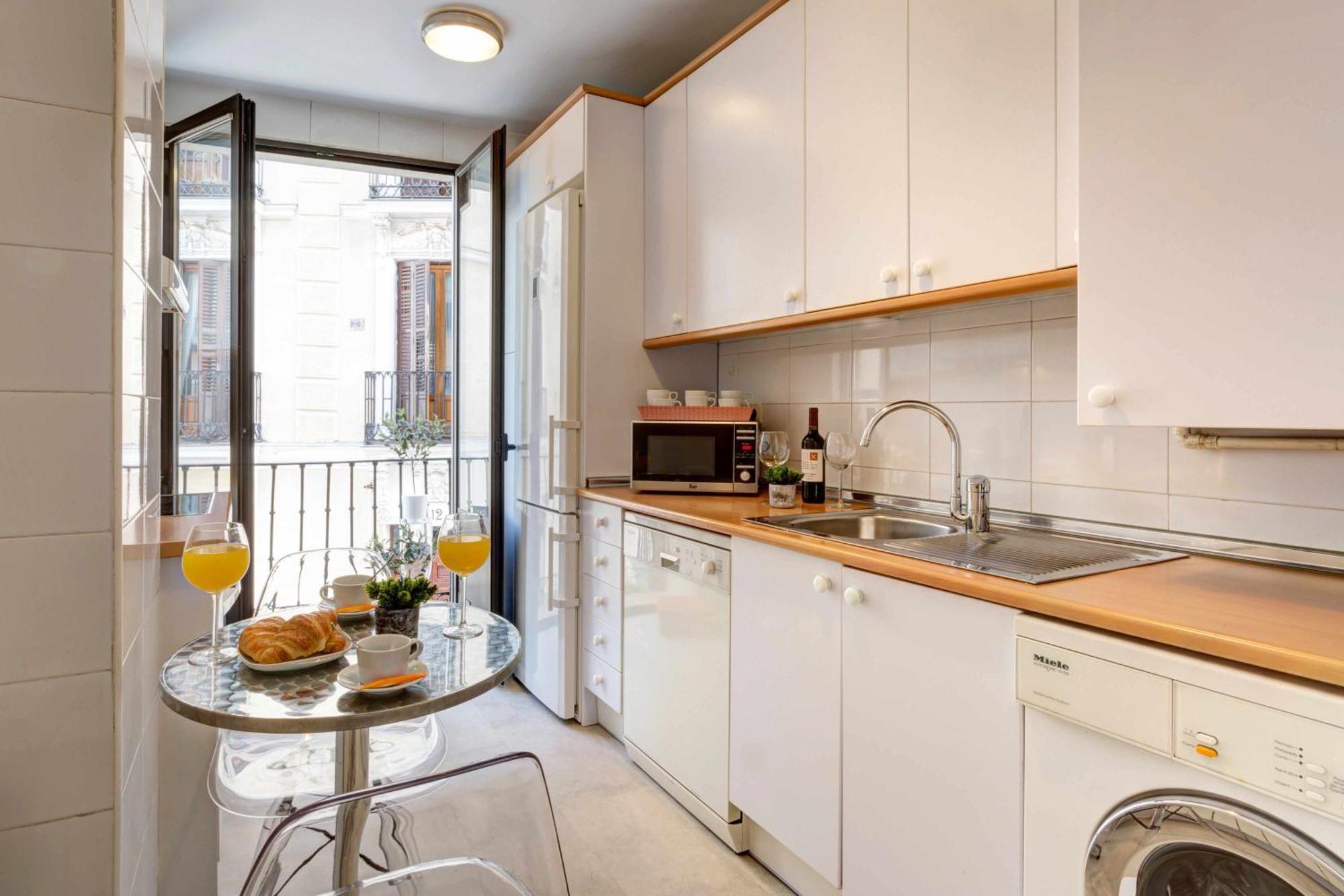 Royal Palace By Skykey Apartment